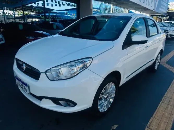 Fiat Grand Siena Essence 1.6 Flex 16V 2015