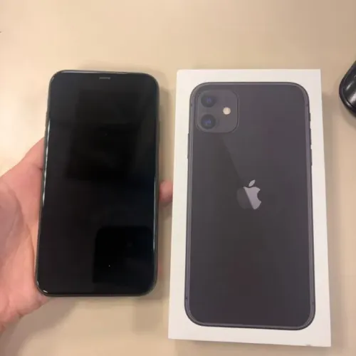 iPhone 11 - 128GB na Caixa (única dona) - 75% de vida útil da bateria