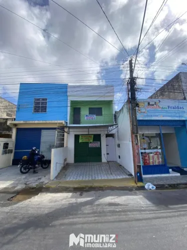 Vende-se Imóvel Comercial na Av. Mamede Paes Mendonça - Bairro Centro!