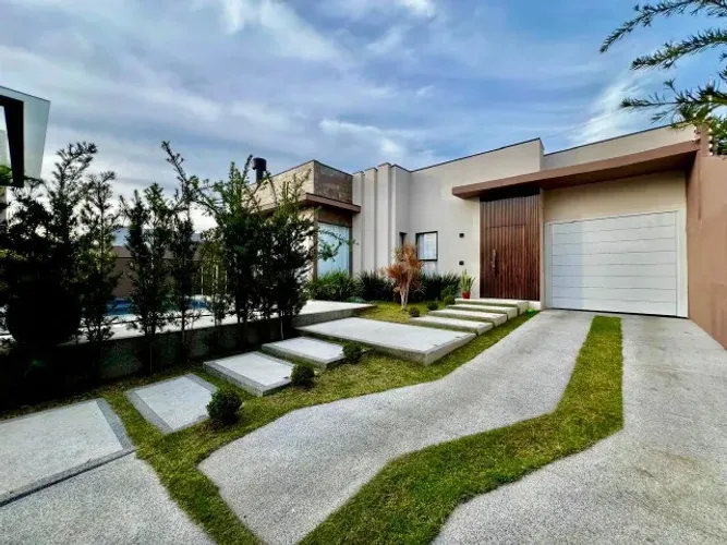 Casa Plana com Piscina e Vista para o Pôr do Sol no Presidente Médici