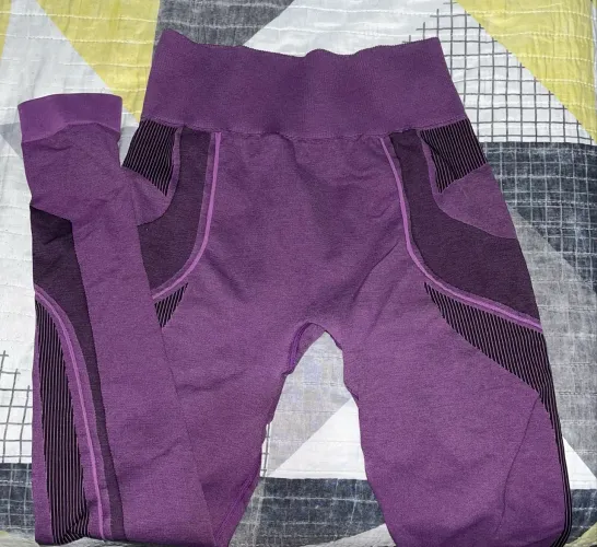 Calça de academia roxa M