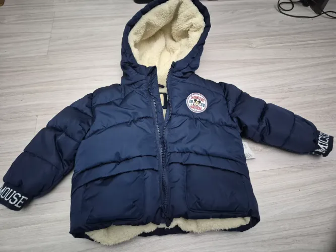 Jaqueta forrada para bebê.