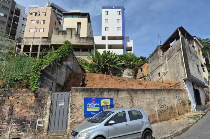 Lote de 360m² com documentação regularizada, rua Vereda do Paraíso, 109, Gutierrez