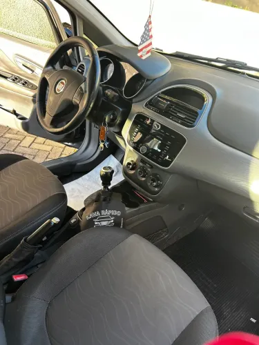 Fiat Punto Attractive Italia 1.4 F.flex 8V 5P 2015