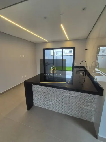 Casa à Venda no Reserva da Mata Jundiaí com 3 Quartos e 4 Vagas