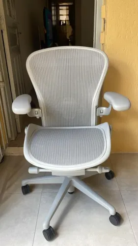 Cadeira Herman Miller New Aeron Mineral - Excelente Estado