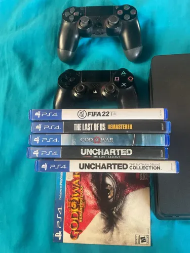 Vendo ps4 completo conservado