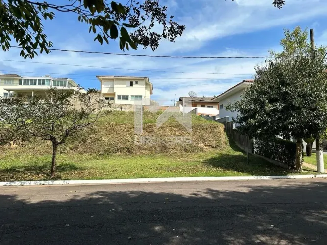 Terreno a venda no condomínio Villagio Capriccio na cidade de Louveira-SP