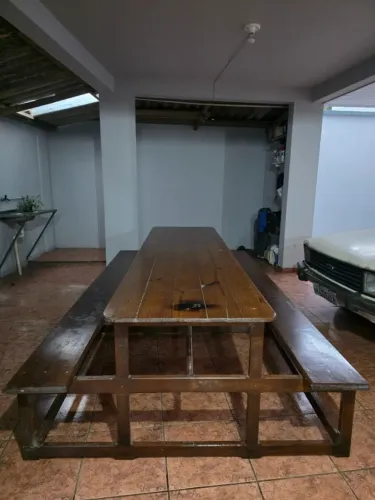 Vendo linda mesa de madeira conjugada