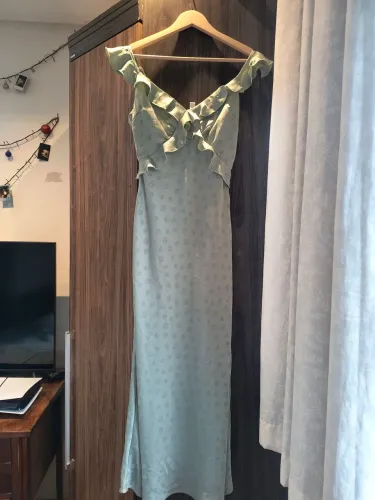 Vestido verde menta romântico