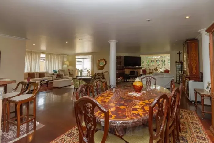 Casa à Venda - Campo Belo, 7 Quartos, 700 m2