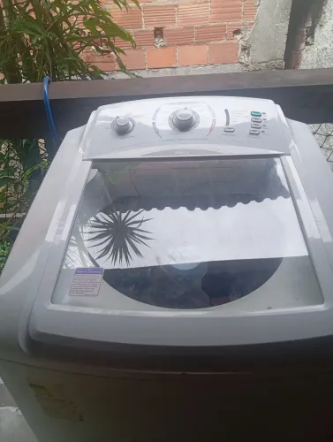 Máquina de lavar 12kg ELETROLUX nova, pouco usada , por motivo de mudança , muito nova ! 