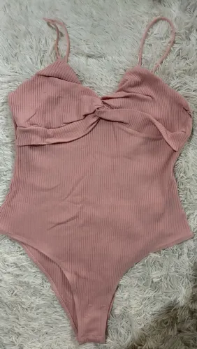 Body delicado rosa