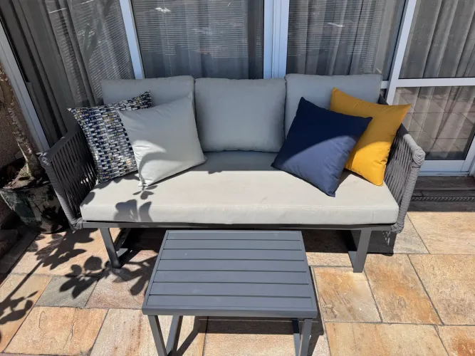 Sofa corda nautica cinza externo com mesa de centro para Jardim e Varanda