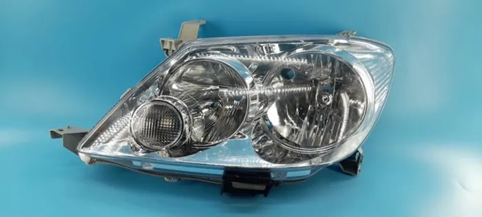 Farol Cromado Da Hilux Sw4 Ano:2005/2008 Fortuner Manual  Marca:Tyc 