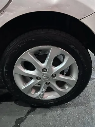 calota original nissan march 2017.