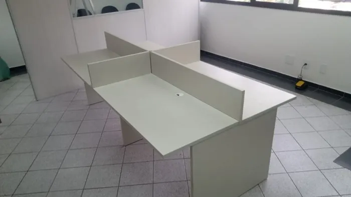 MOVEIS DE ESCRITÓRIO Estação de trabalho reta 4 posições seminovas****leia a descrição****