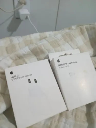 Carregador 20W USB-C e Cabo USB-C