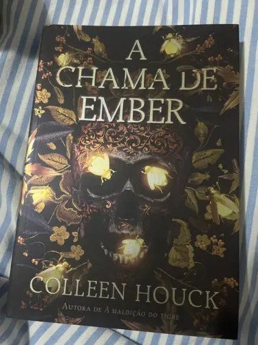 livro A Chama de Ember - Colleen Houck
