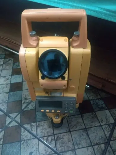 Estação total topcon GTS226