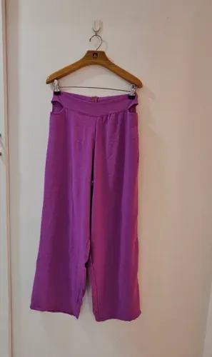 Calças pantalona tam G estado de semi novas