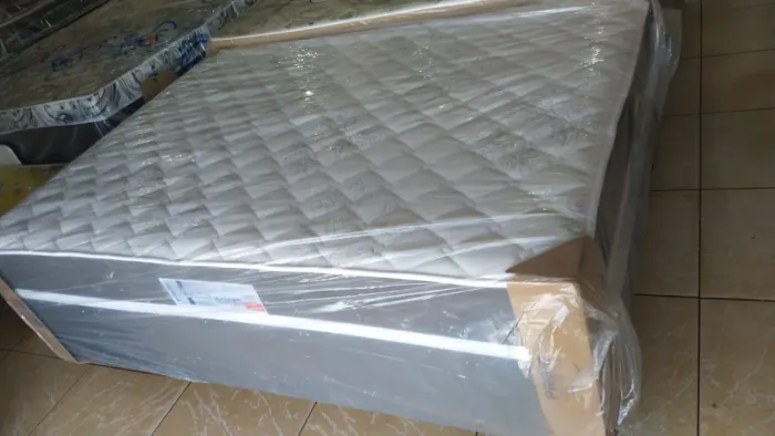 CAMA BOX CASAL NOVA , ESPUMA SELADA