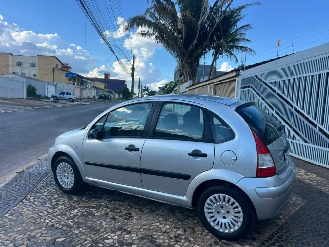 Citroen C3 GLX 1.4/ GLX Sonora 1.4 Flex 8V 5P 2011