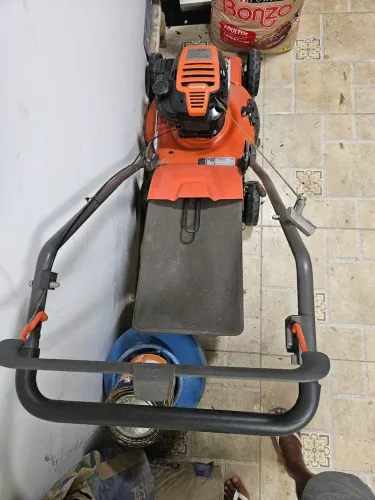Máquina de cortar grama husqvarna 