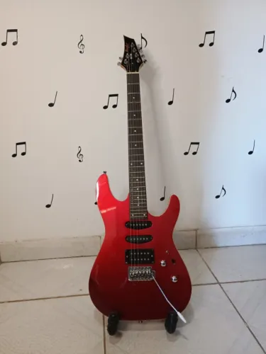 Guitarra Tagima MG-230 (Memphis) em estado de nova.
