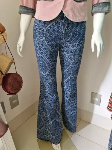 Calça Flare dress to Jeans Azul bordada 