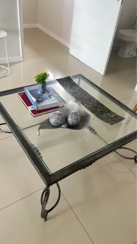 2 peças - Jogo de Mesa e Aparadouro Classico