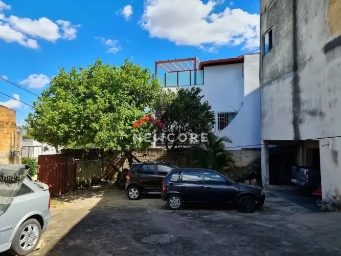 Casa em Rua Érico Veríssimo - Rio Branco - Belo Horizonte/MG