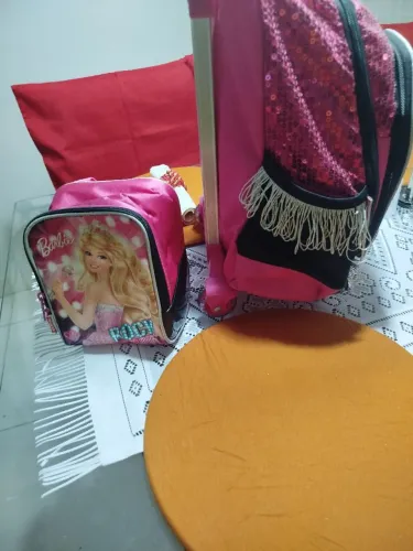 Conjunto mochila de rodinhas e lancheira Barbie