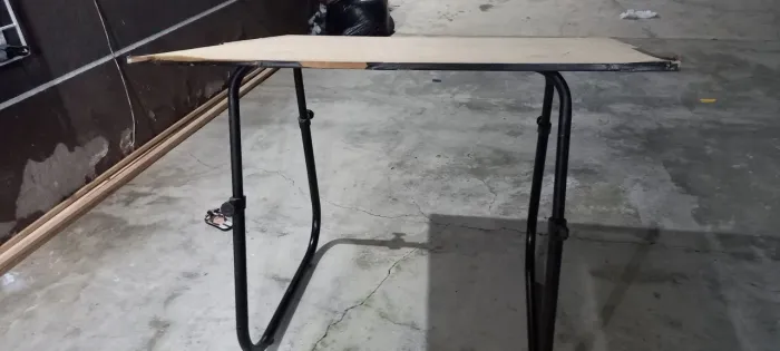 Mesa dobrável em ótimo estado