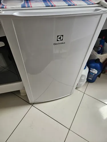 Frigobar Electrolux RE 120L