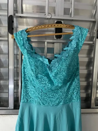 Vestido de festa azul turquesa com renda tamanho M/G