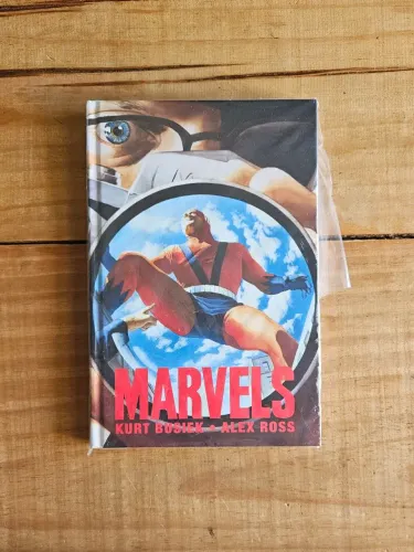 Marvels - Kurt Busiek e Alex Ross