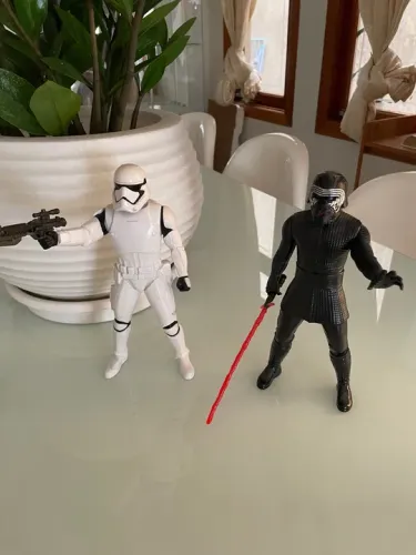 Bonecos Star Wars - Stormtrooper e Kylo Ren