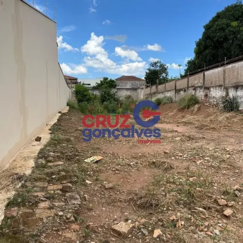 Terreno à venda no Centro de Rio Claro: excelente oportunidade para investimento!