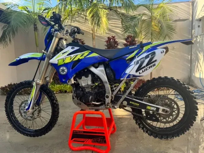 WR 250 super conservada
