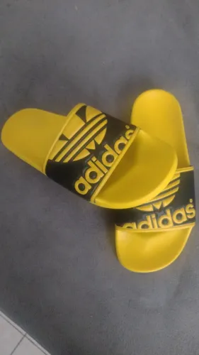 Sandália Adidas Adilette - Amarela e Preta