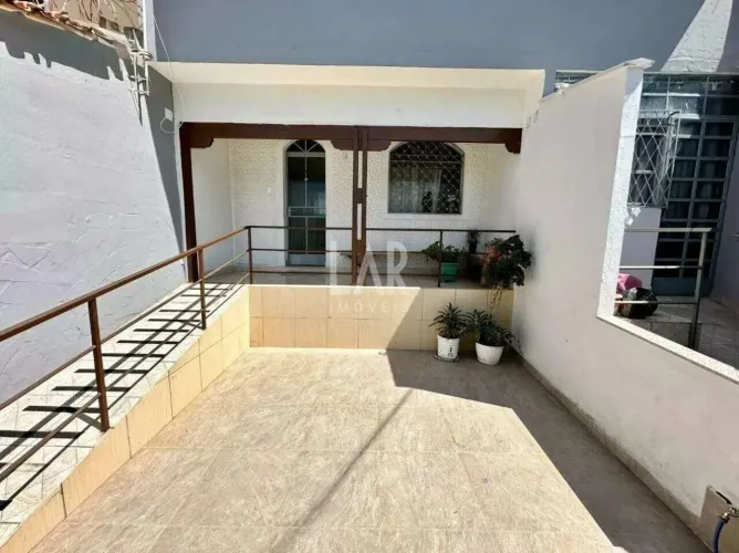 Casa Geminada à venda, 5 quartos, 2 suítes, 3 vagas, João Pinheiro - Belo Horizonte/MG