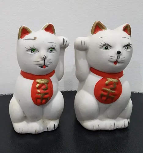 Gatos da Sorte Maneki Neko porcelana sem brilho 8cm- Par Decorativo