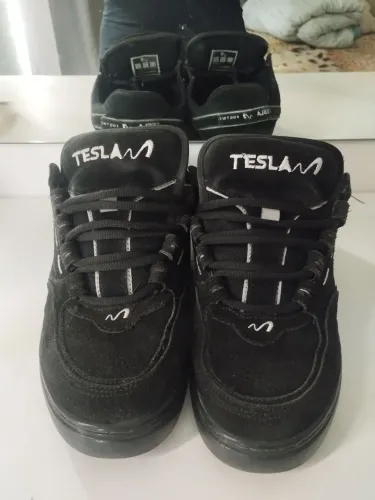 Tênis Teslas Unissex