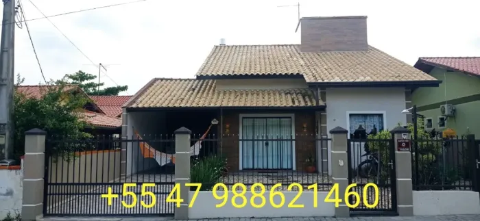 Excelente casa na Praia de Zimbros em Bombinhas SC