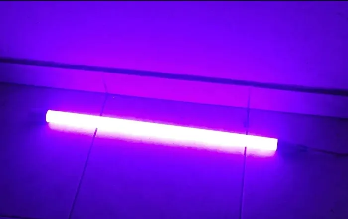 Lampada led tubo 60cm roxa 9W 110/220V.