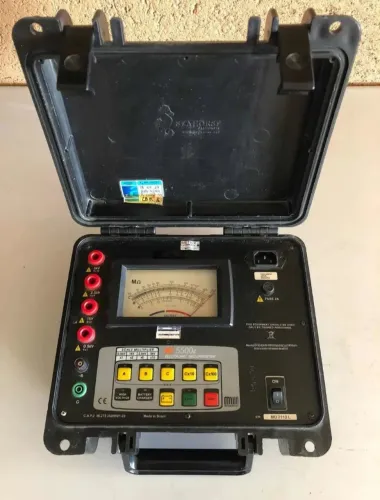 Megôhmetro Profissional MI 5500e 5kV Digital Alta Precisão - Teste de Isolamento Elétrico