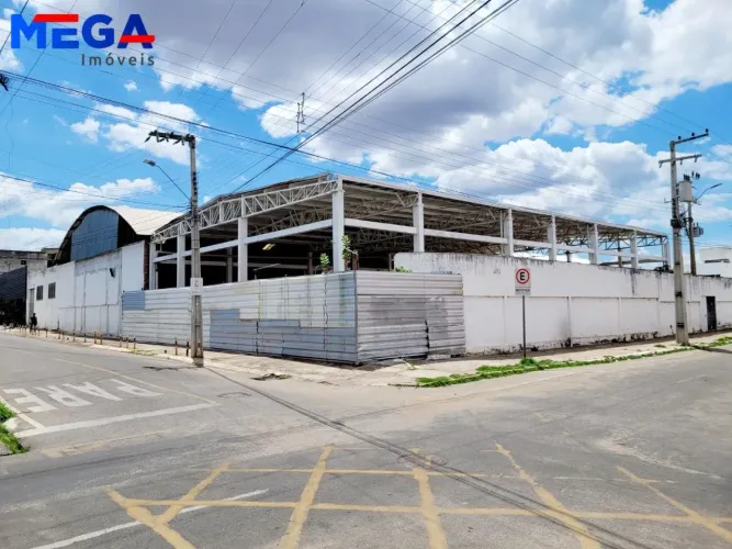 Galpão para alugar, 1416 m² por R$ 30.000,00/mês - Salesianos - Juazeiro do Norte/CE