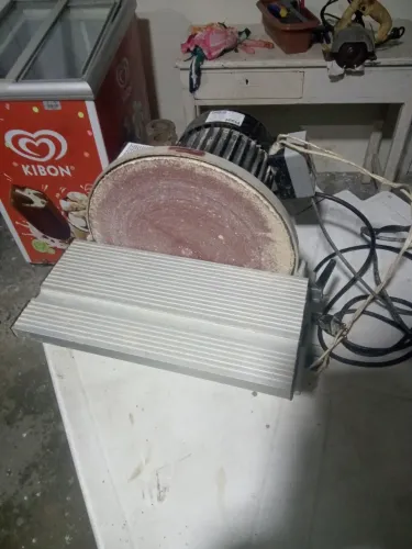 Lixadeira de disco 250mm