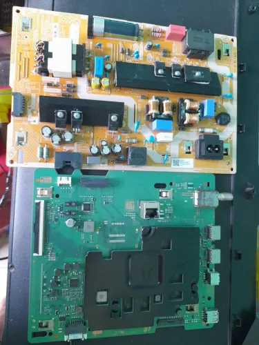 Vende se essas placas, tv Samsung 55 polegadas, modelo UN55TU7000G